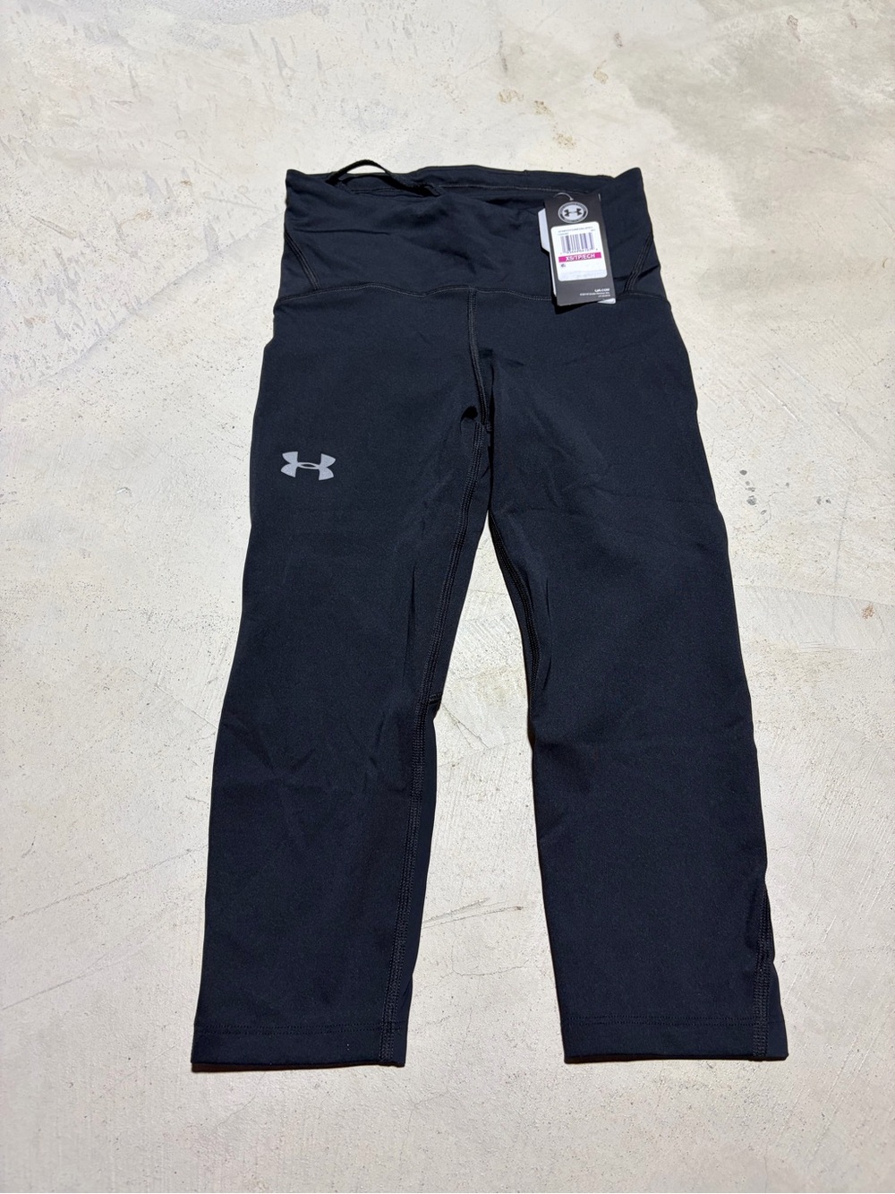 Under Armour NWT Black Performance Capri Leggings XS